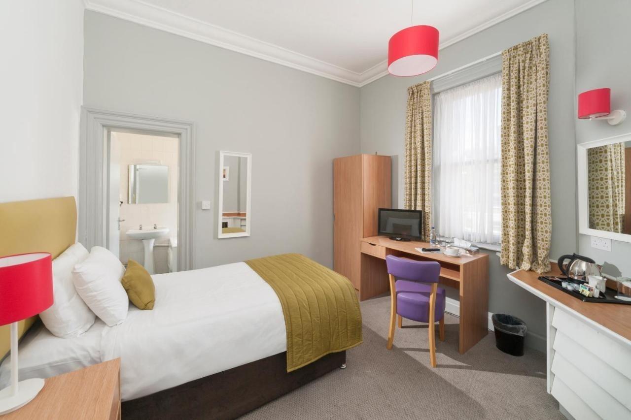 The Tarbet Hotel Εξωτερικό φωτογραφία