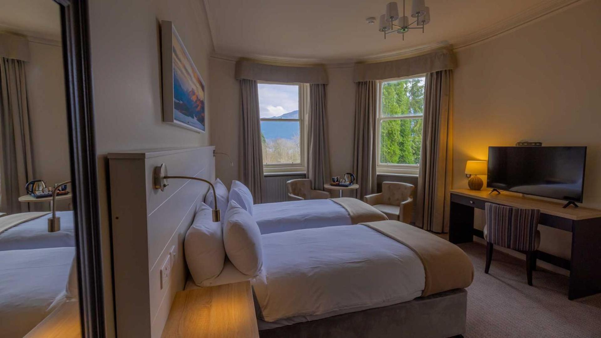 The Tarbet Hotel Εξωτερικό φωτογραφία
