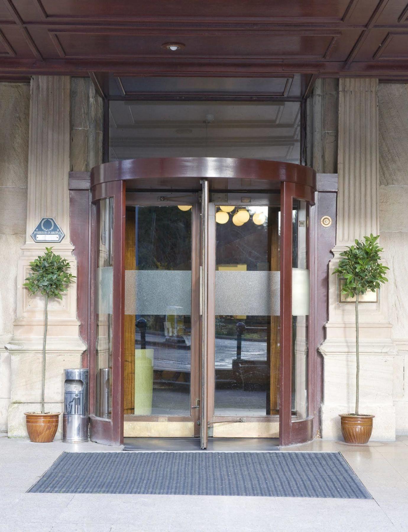 The Tarbet Hotel Εξωτερικό φωτογραφία