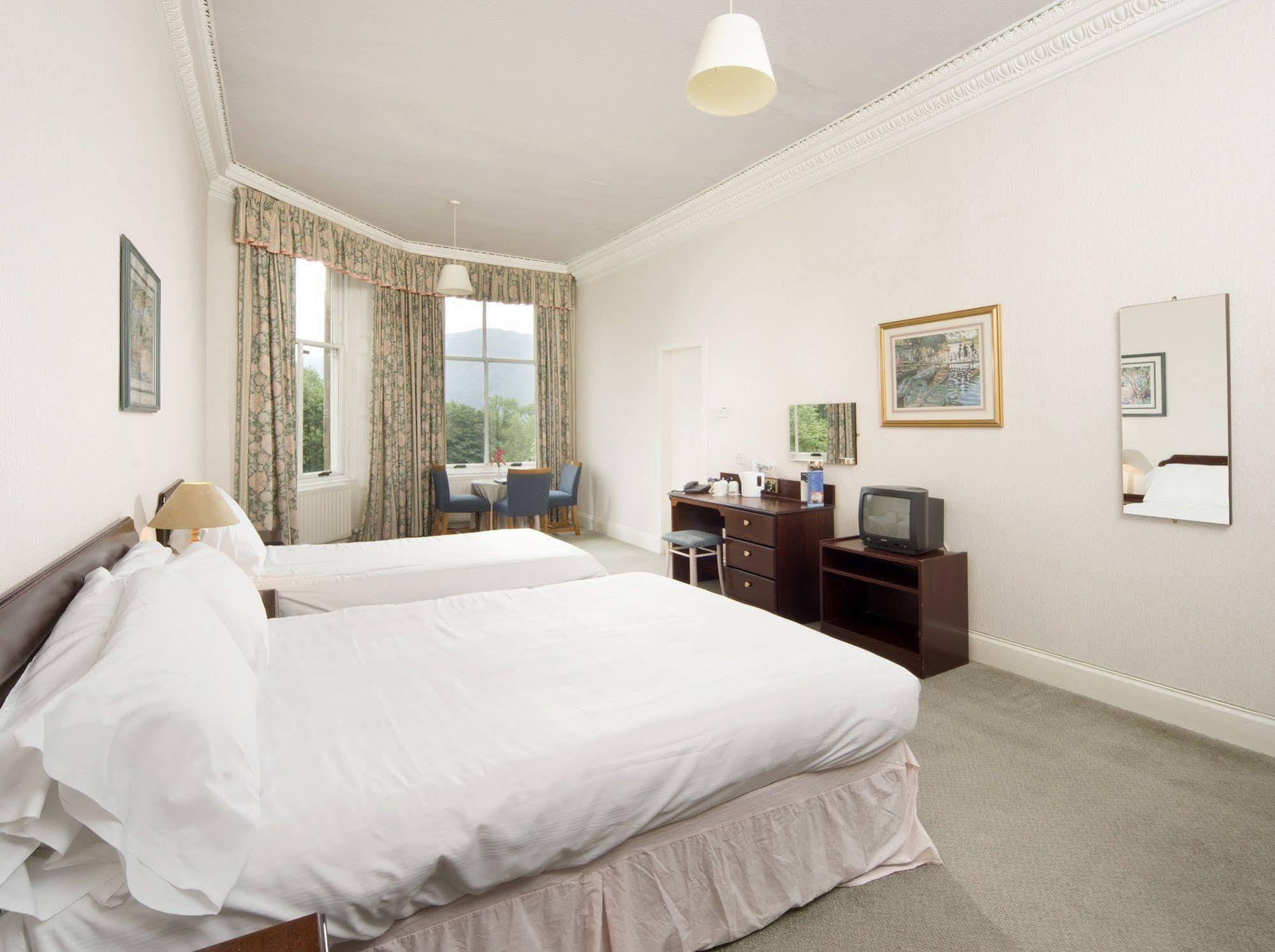 The Tarbet Hotel Εξωτερικό φωτογραφία